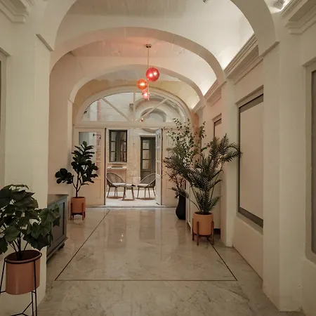 136 Old Bakery Apartman *